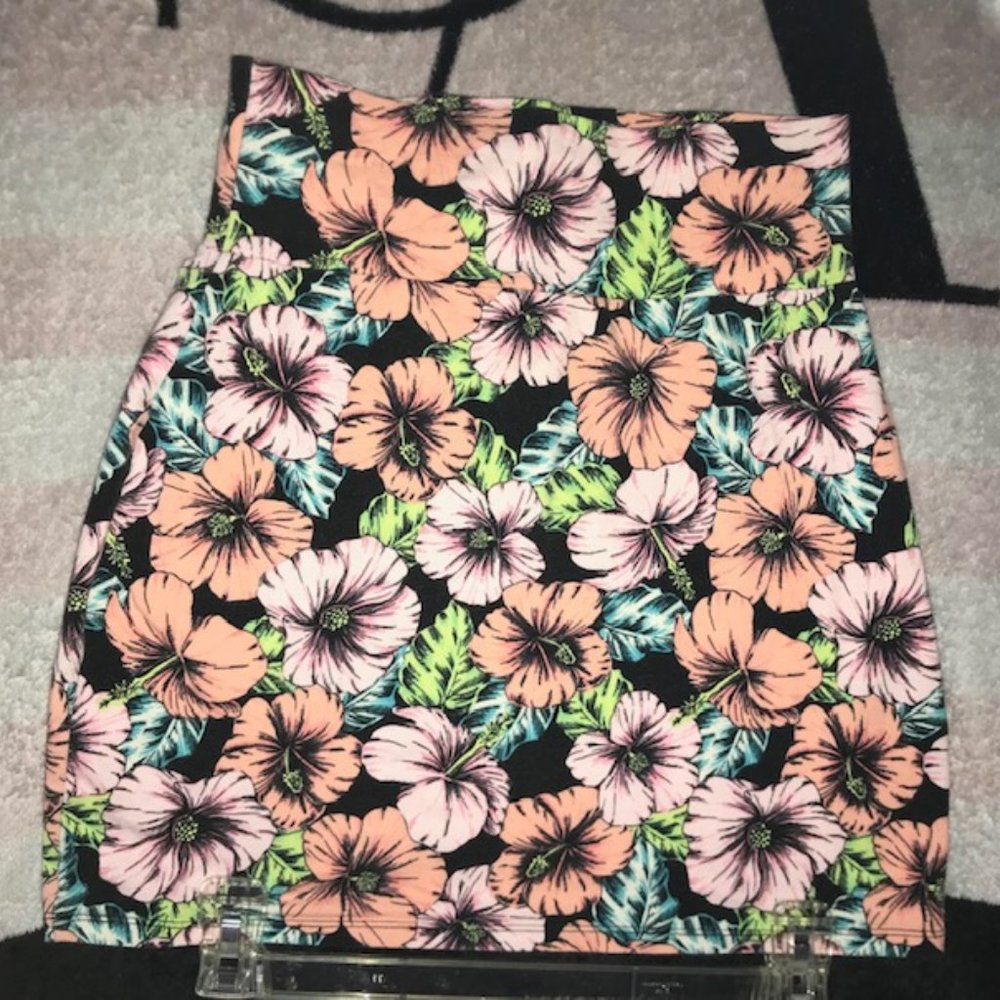 PINK (Victoria's Secret) Hibiscus Floral Mini Skirt